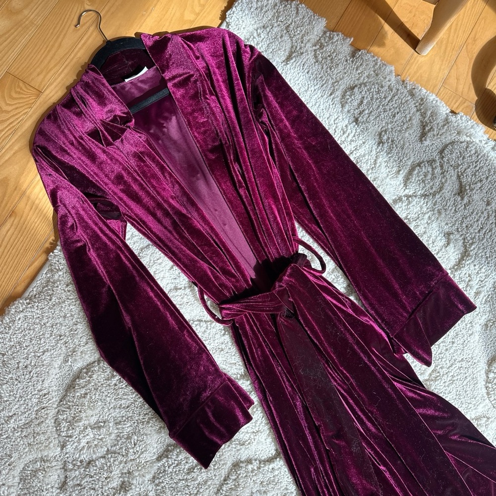 Laina Rauma Leisure Black Cherry Velvet Robe